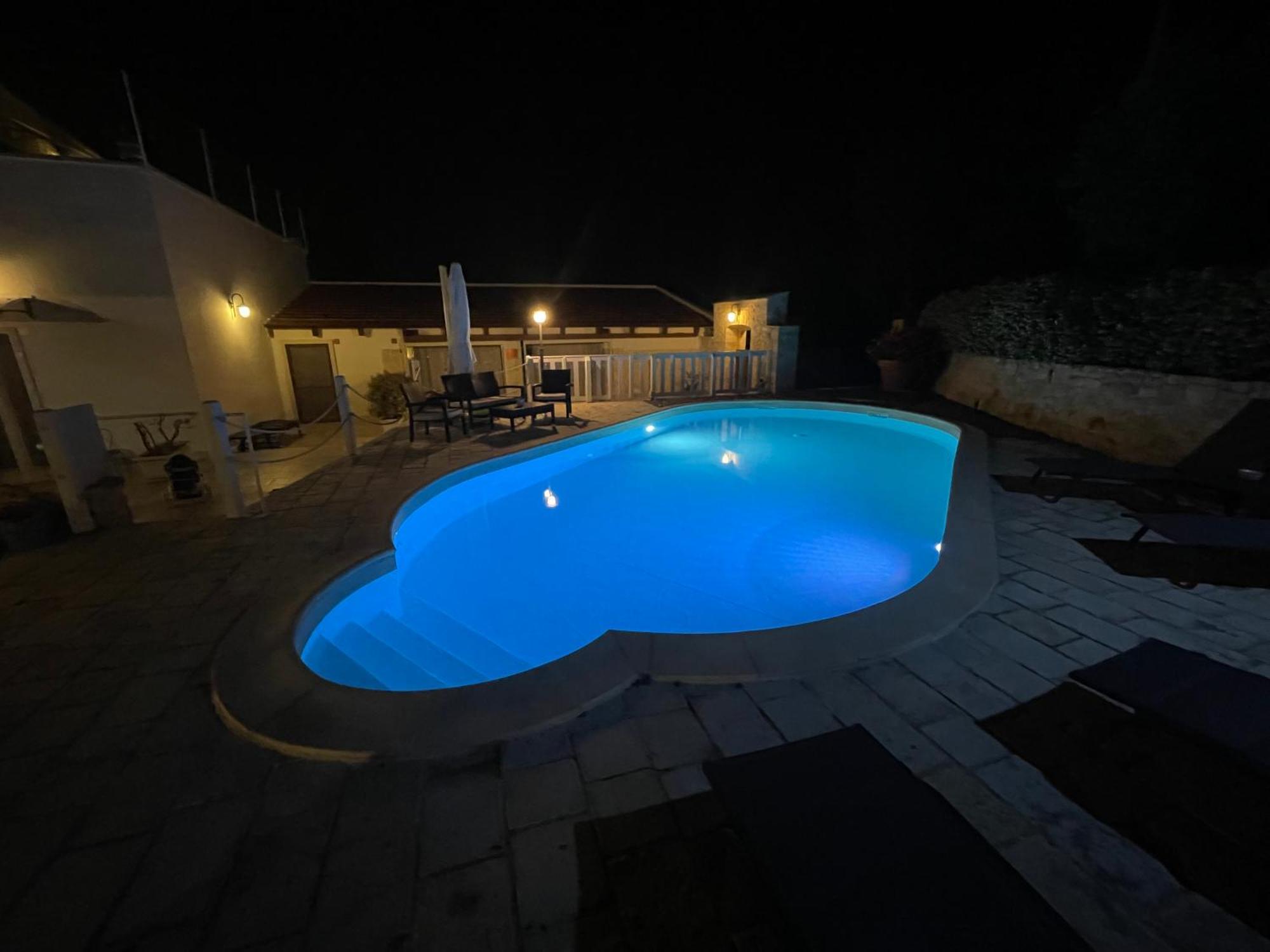 La Dimora Gigante Bed & Breakfast Castellana Grotte Exterior photo