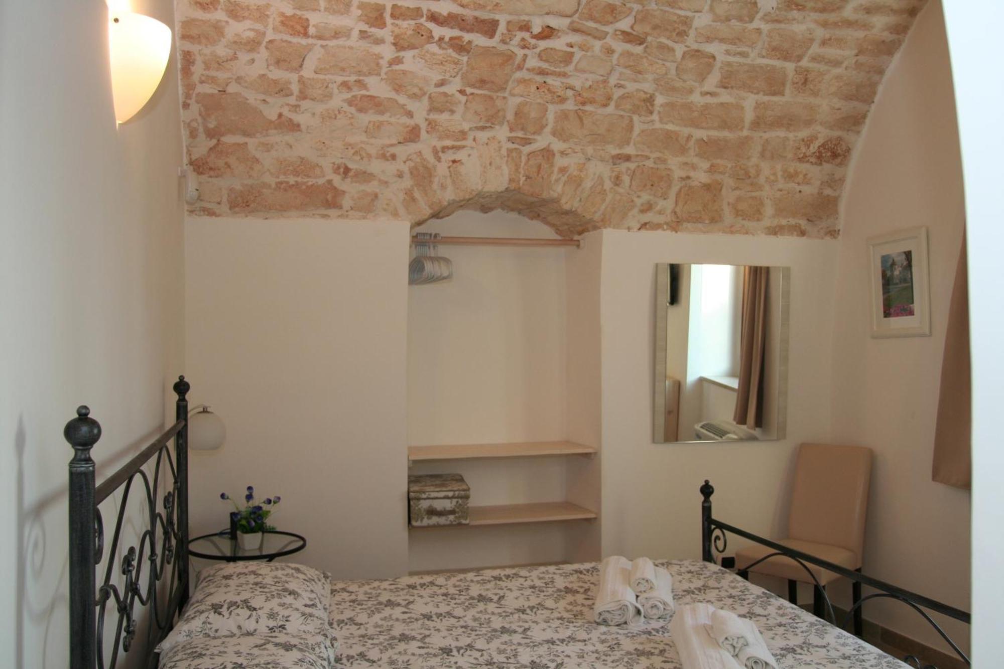 La Dimora Gigante Bed & Breakfast Castellana Grotte Room photo