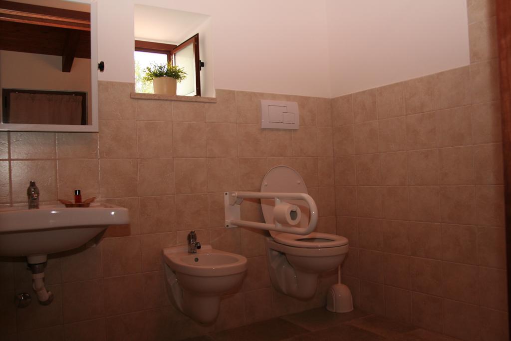 La Dimora Gigante Bed & Breakfast Castellana Grotte Room photo