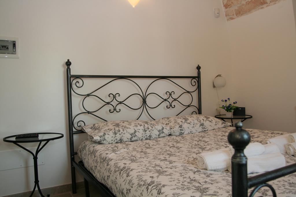 La Dimora Gigante Bed & Breakfast Castellana Grotte Room photo