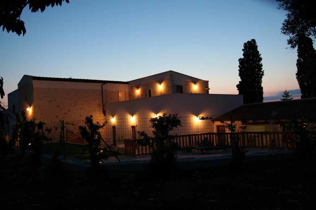 La Dimora Gigante Bed & Breakfast Castellana Grotte Exterior photo